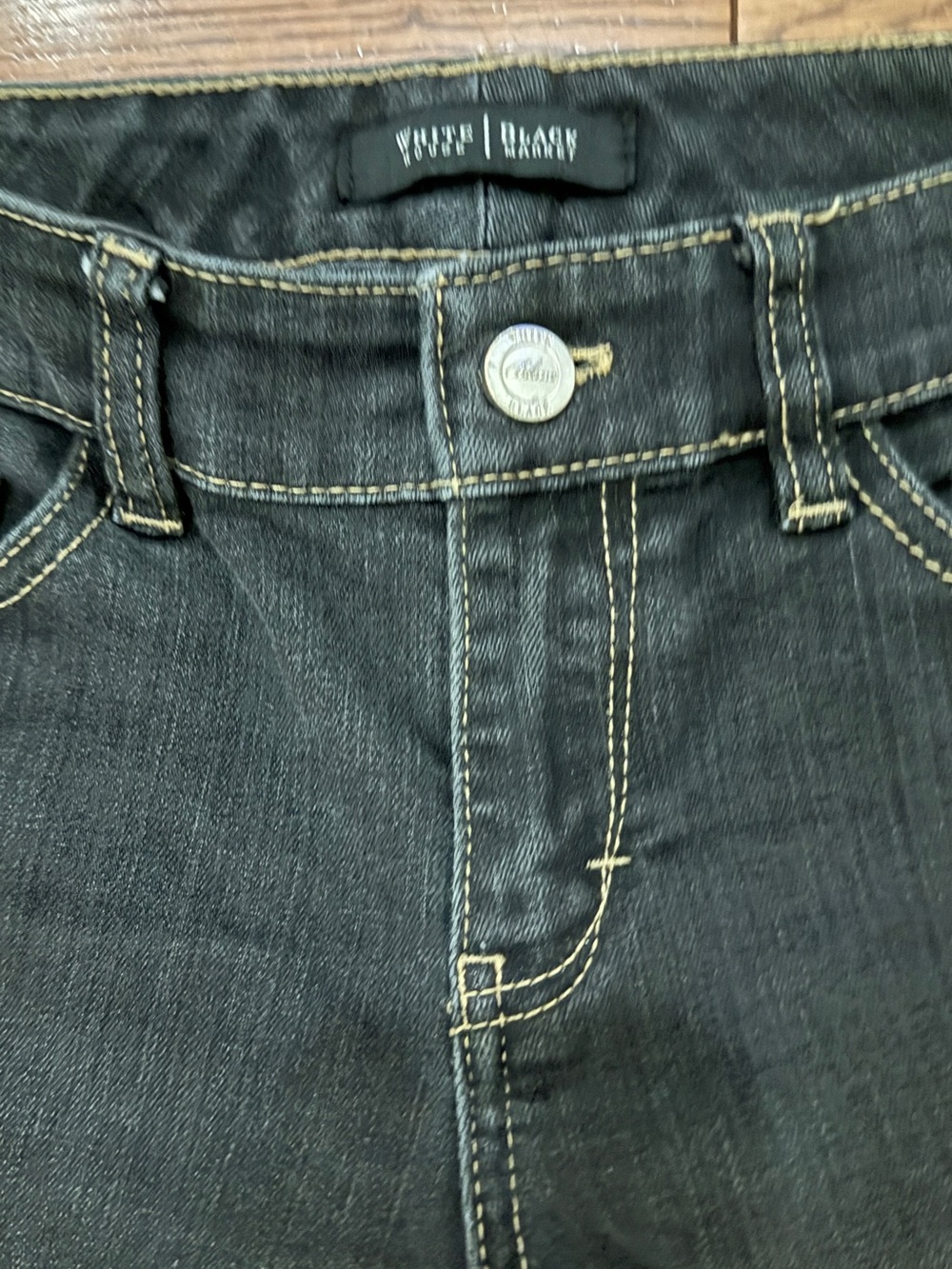 WHBM Blanco Crop Leg Black Jeans size 0 - Picture 4 of 5